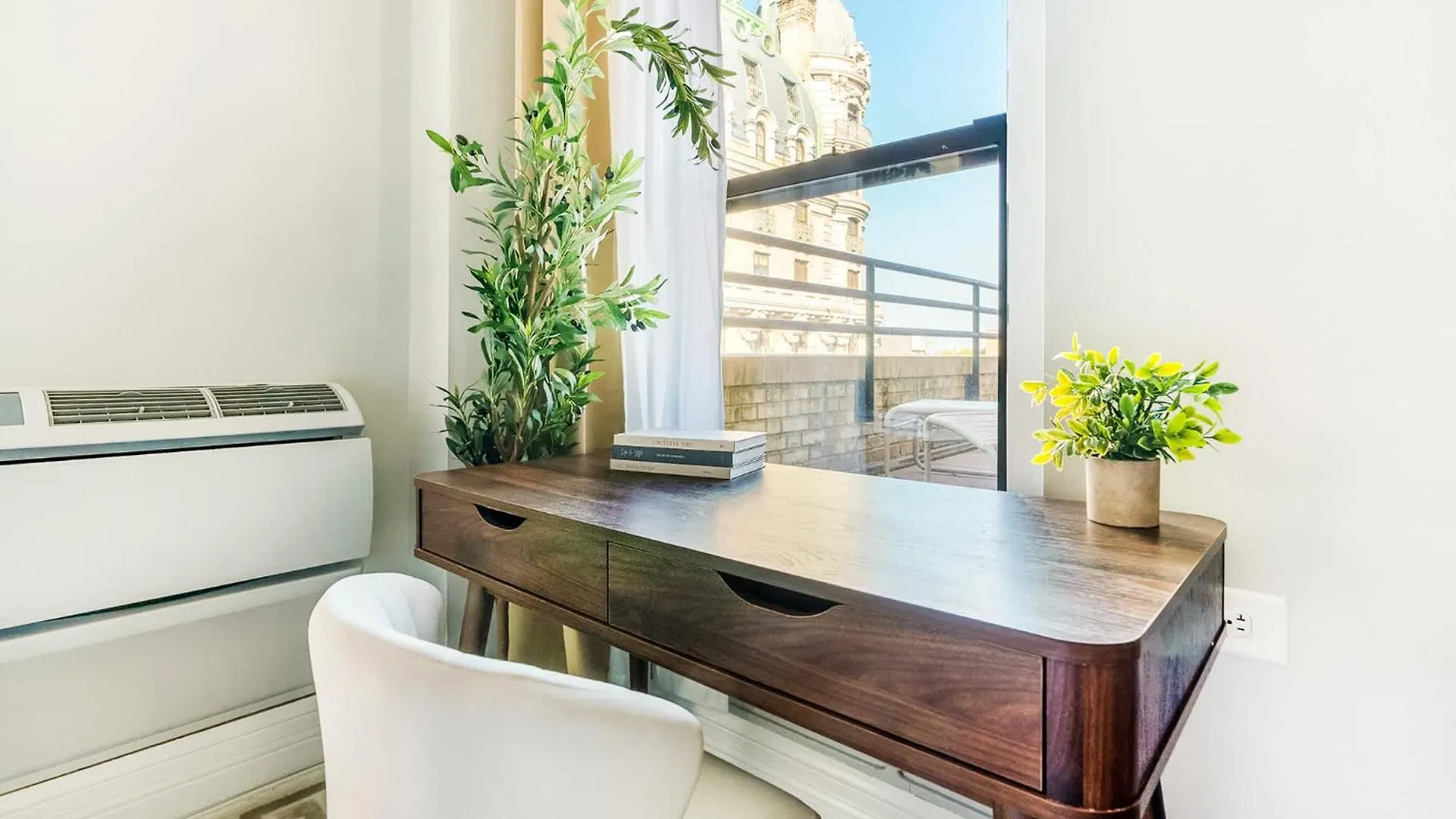 Apartment 73-1504 Newly Reno Studio Uws Doorman Gym Laundry New York United States