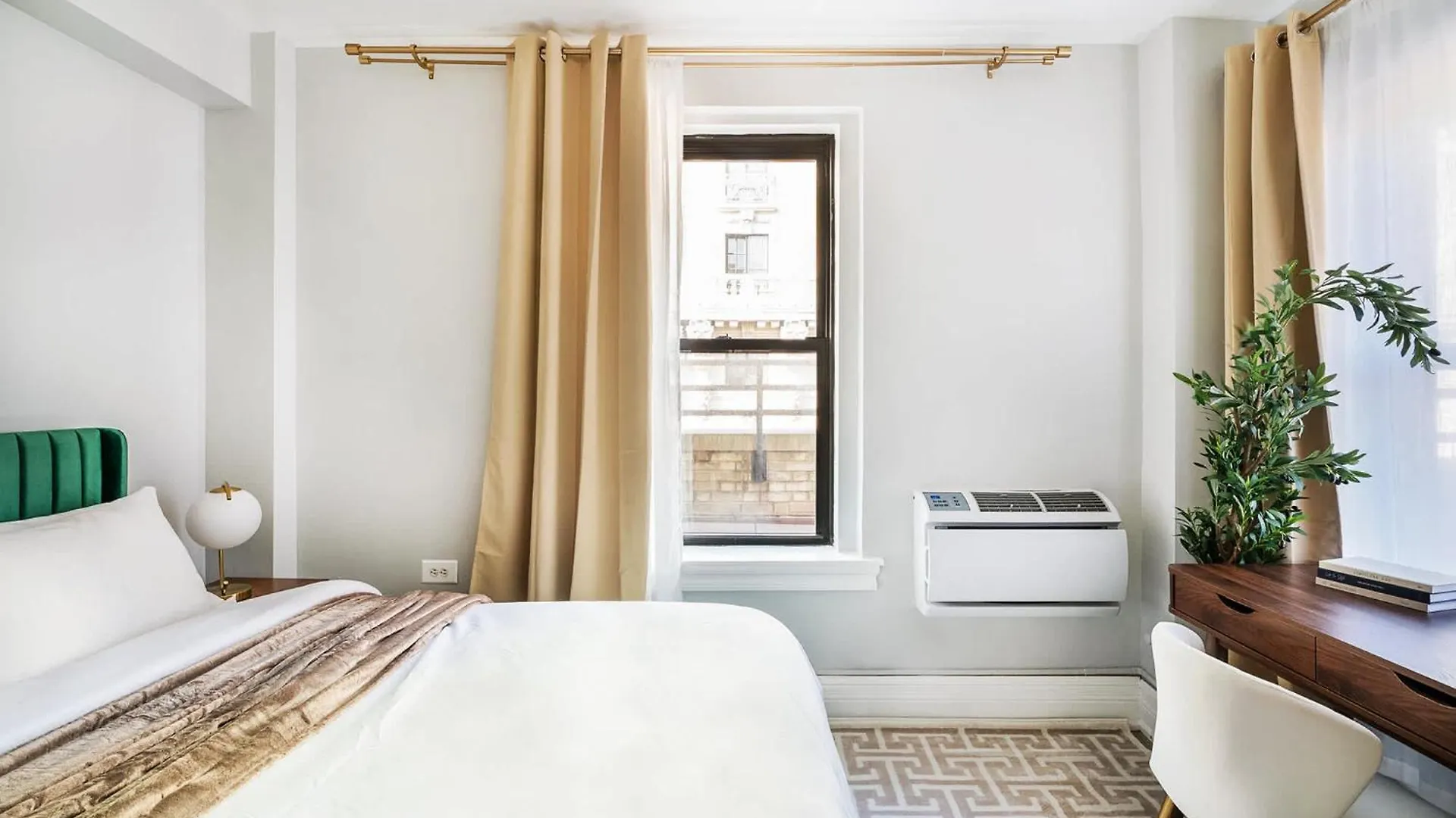 Daire 73-1504 Newly Reno Studio Uws Doorman Gym Laundry New York